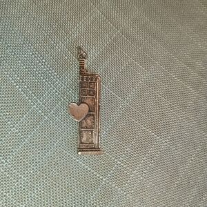 Dr Who TARDIS Pendant with Heart